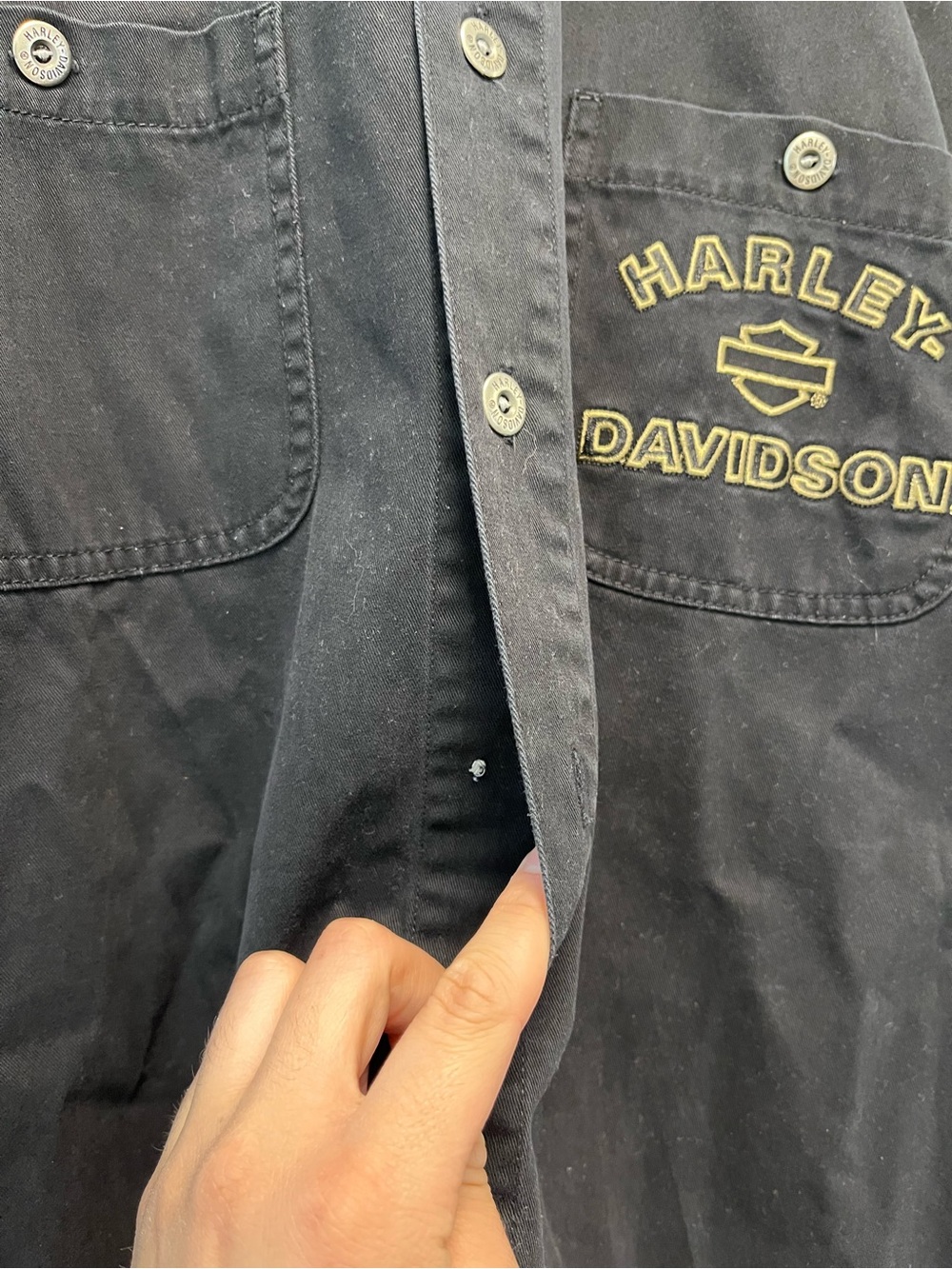 Harley-Davidson Black Long-Sleeve Button-Down Shirt with Chest Logo - Picture 2 of 12